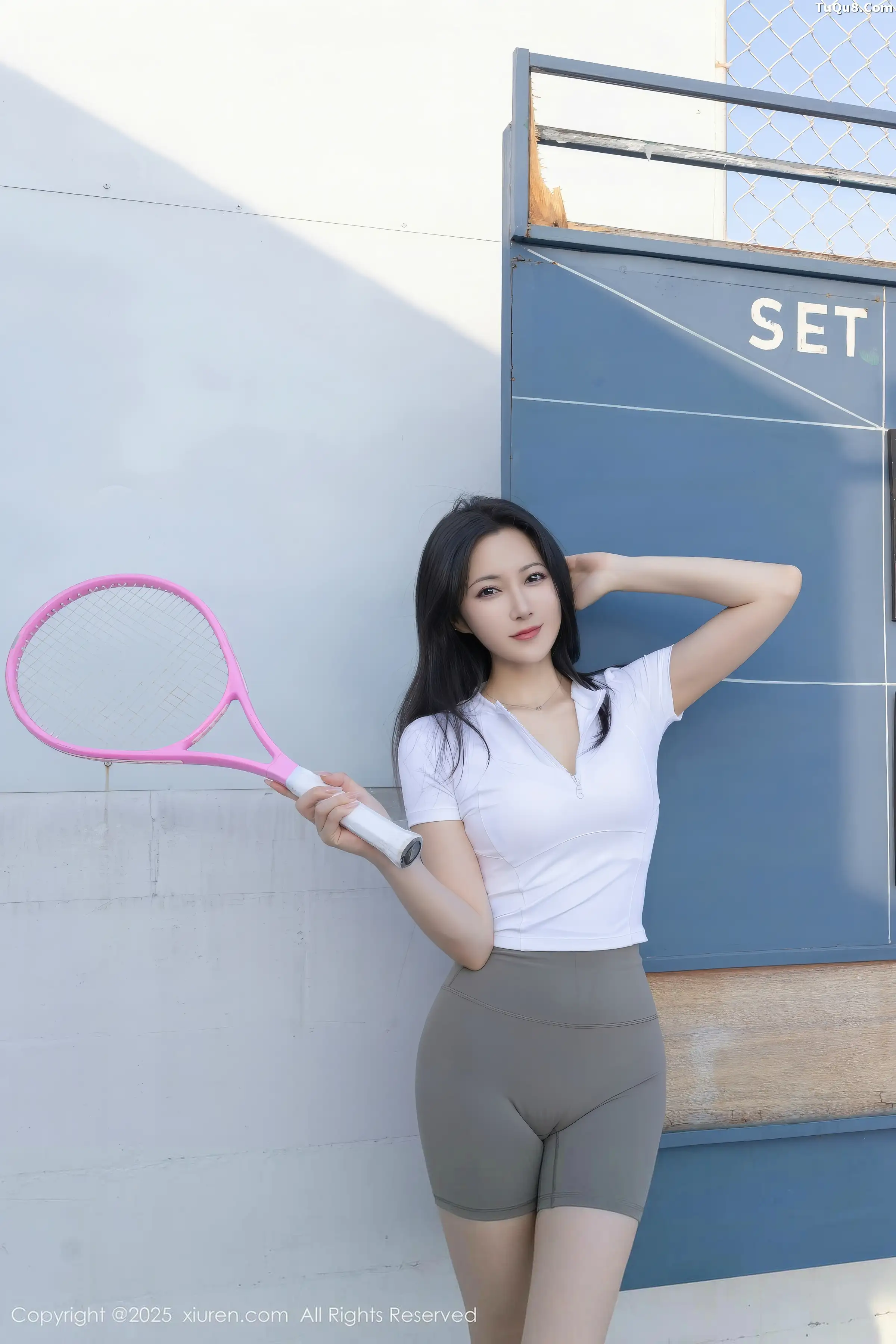 Issue 11106 of Fish Roe Photos [78 images]