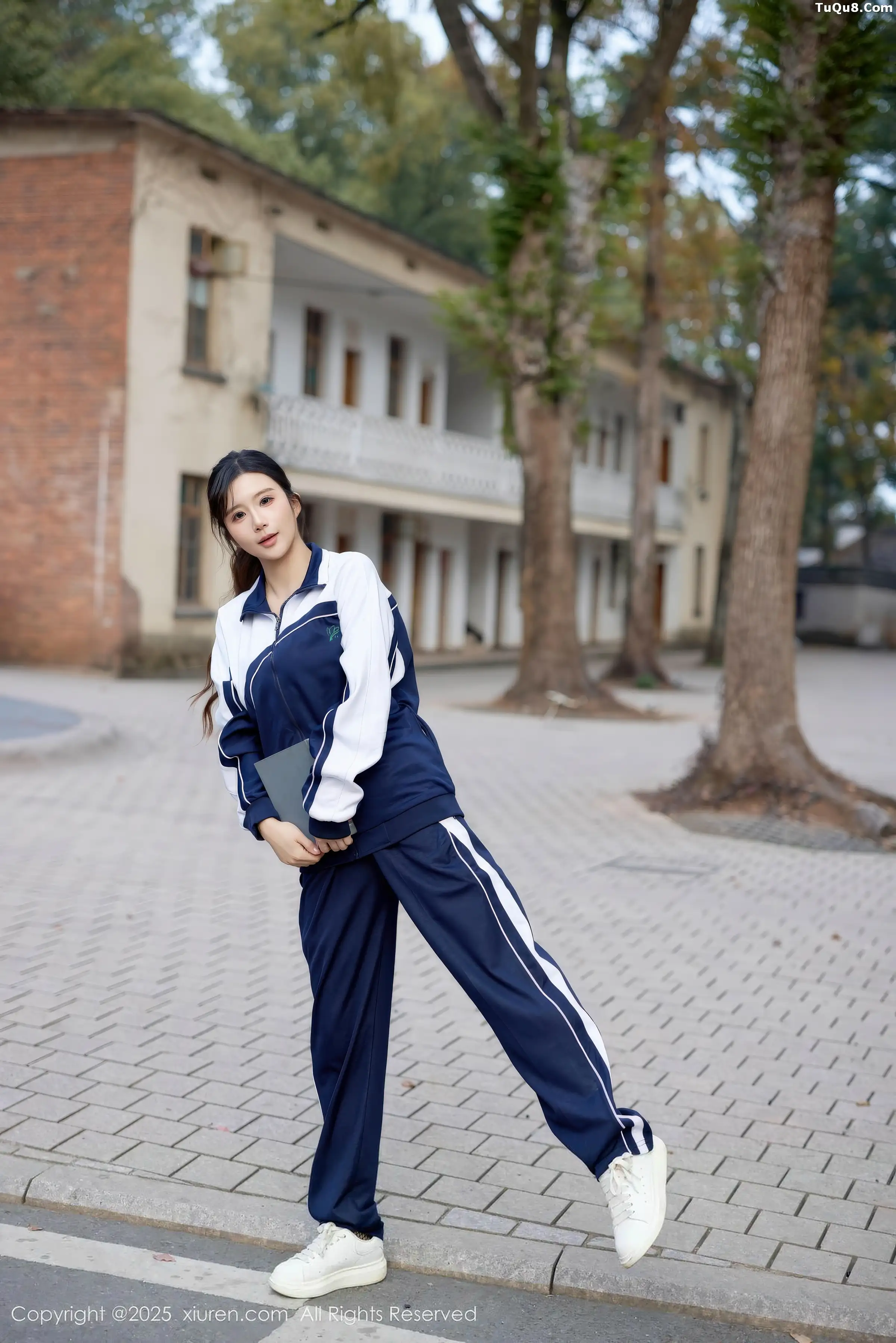 Issue 11103 of Little Meat Meatmi Photos [72 images]