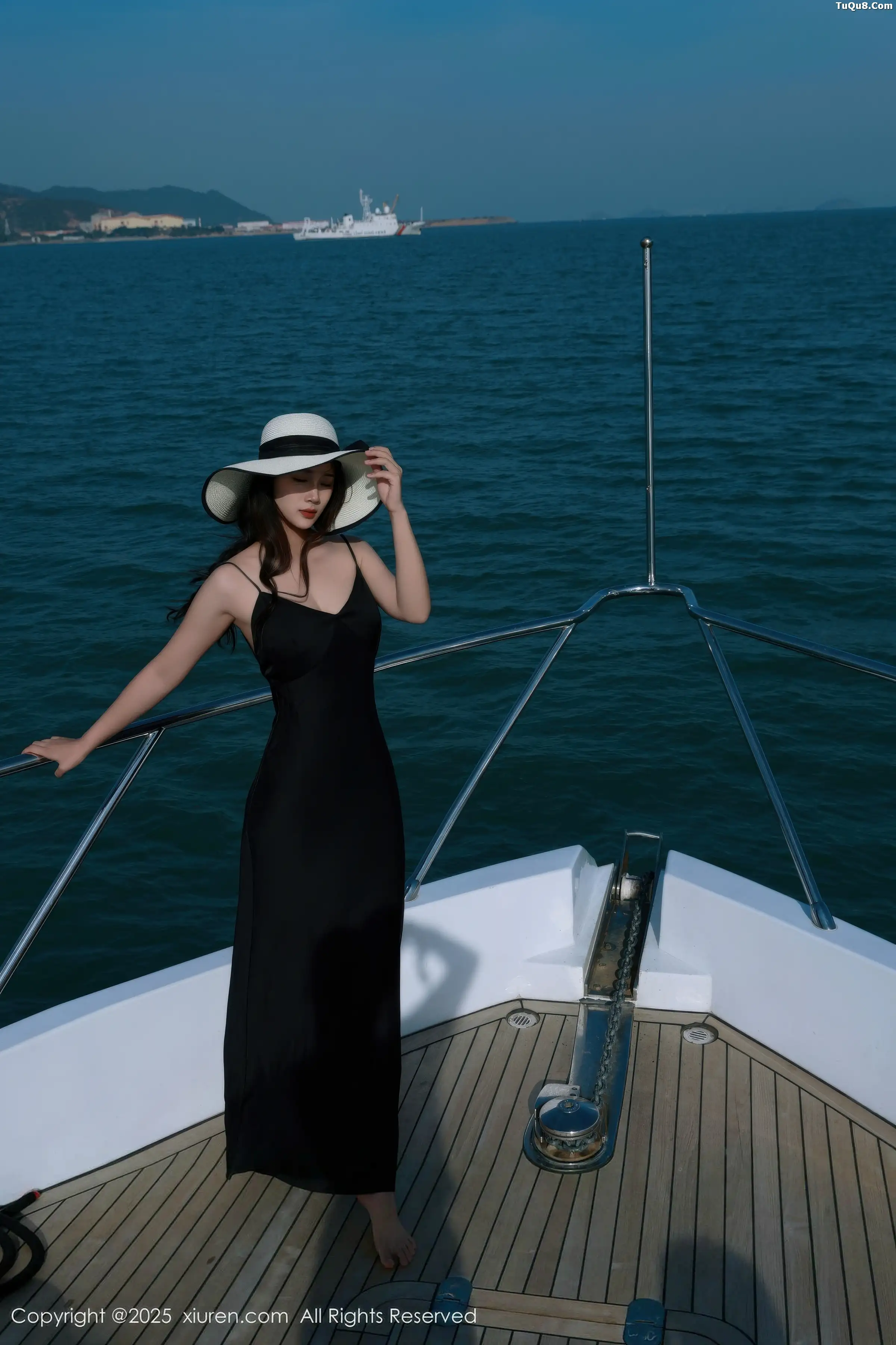 Issue 11074 of South Joe's Photography [82 Pages]