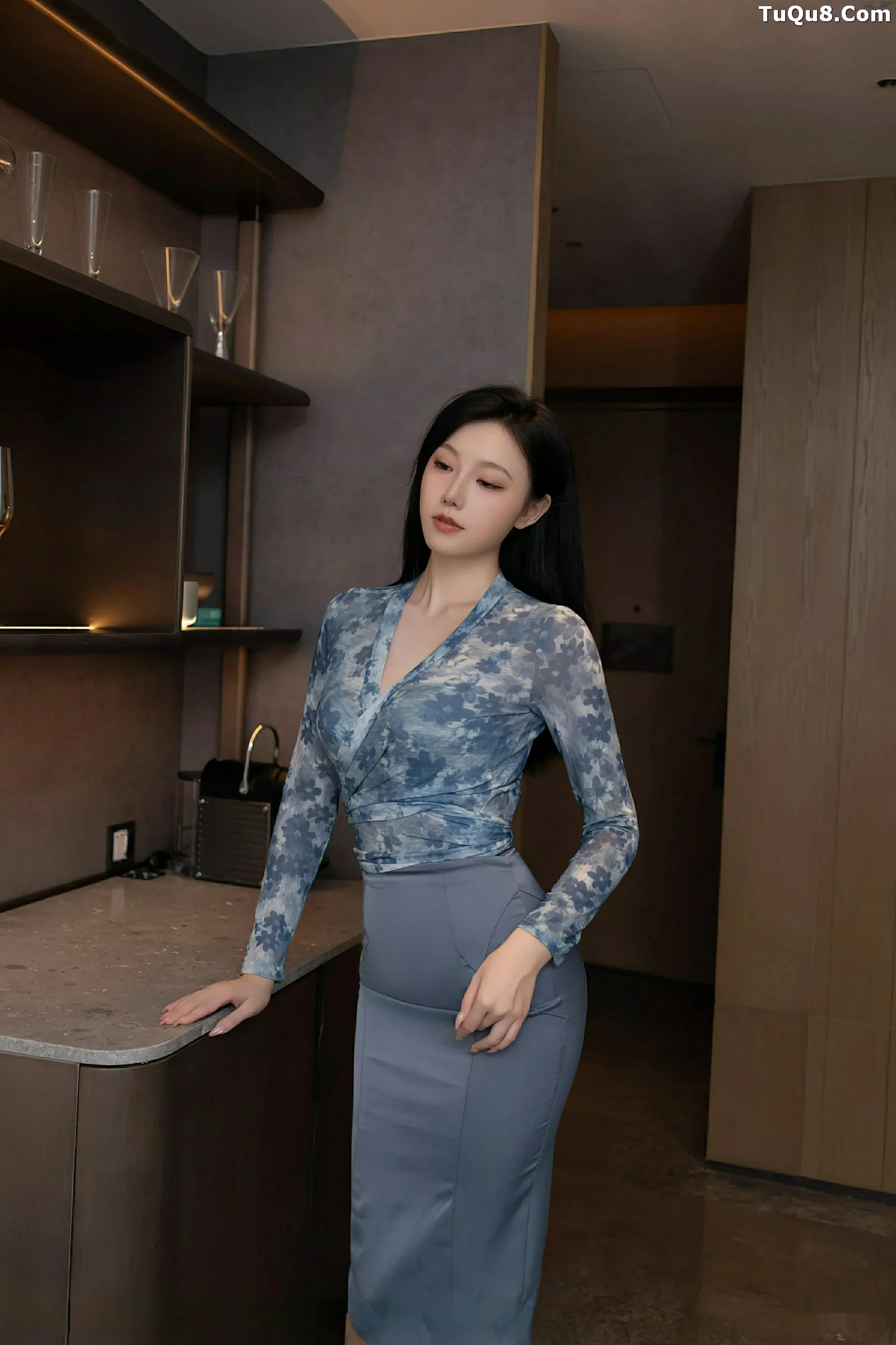 Issue 10693 of Anran Photos [80 pages]