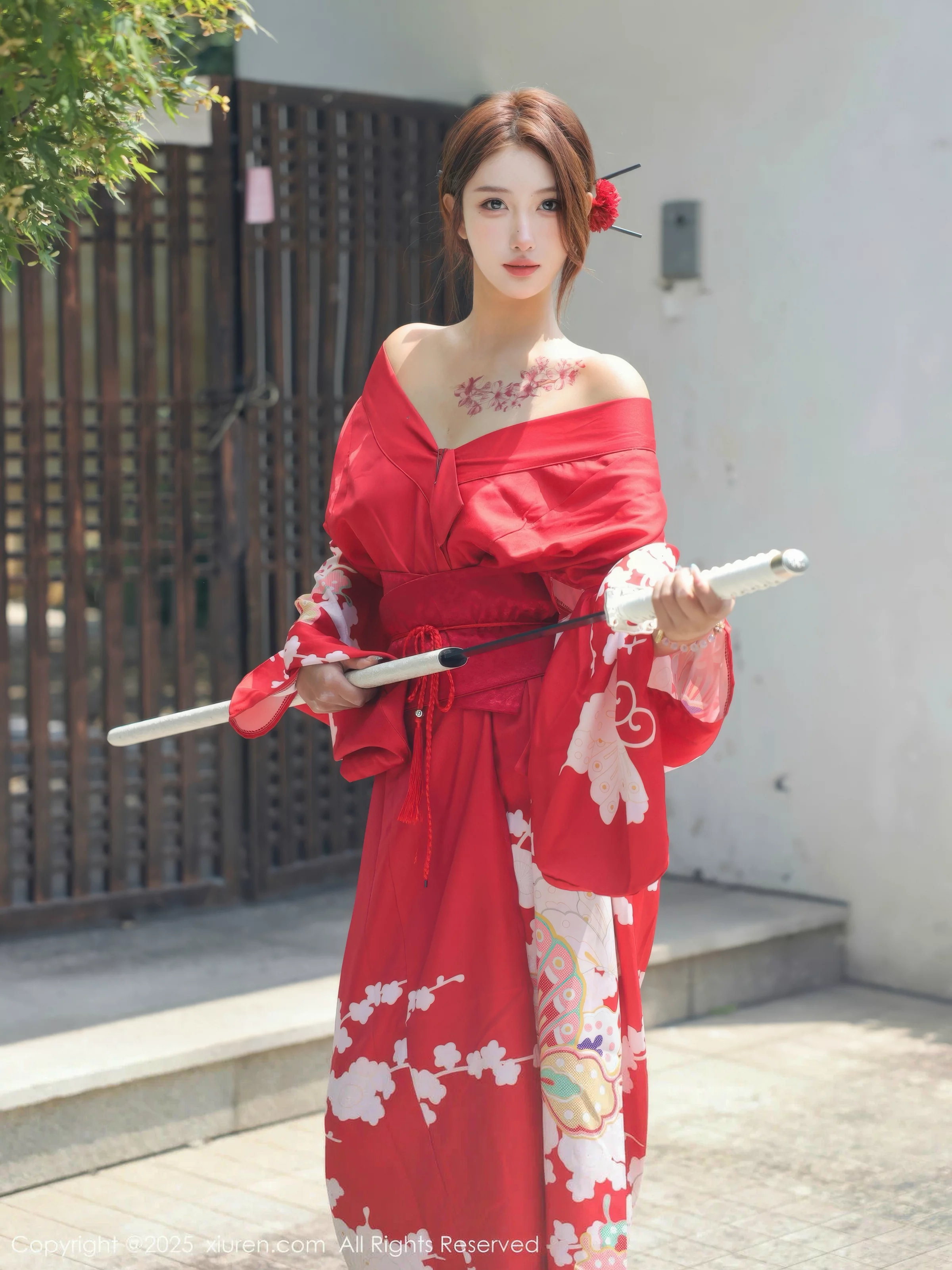 Issue 10683 of Gold Hye-Ki's Photo Shoot [80 Pages]