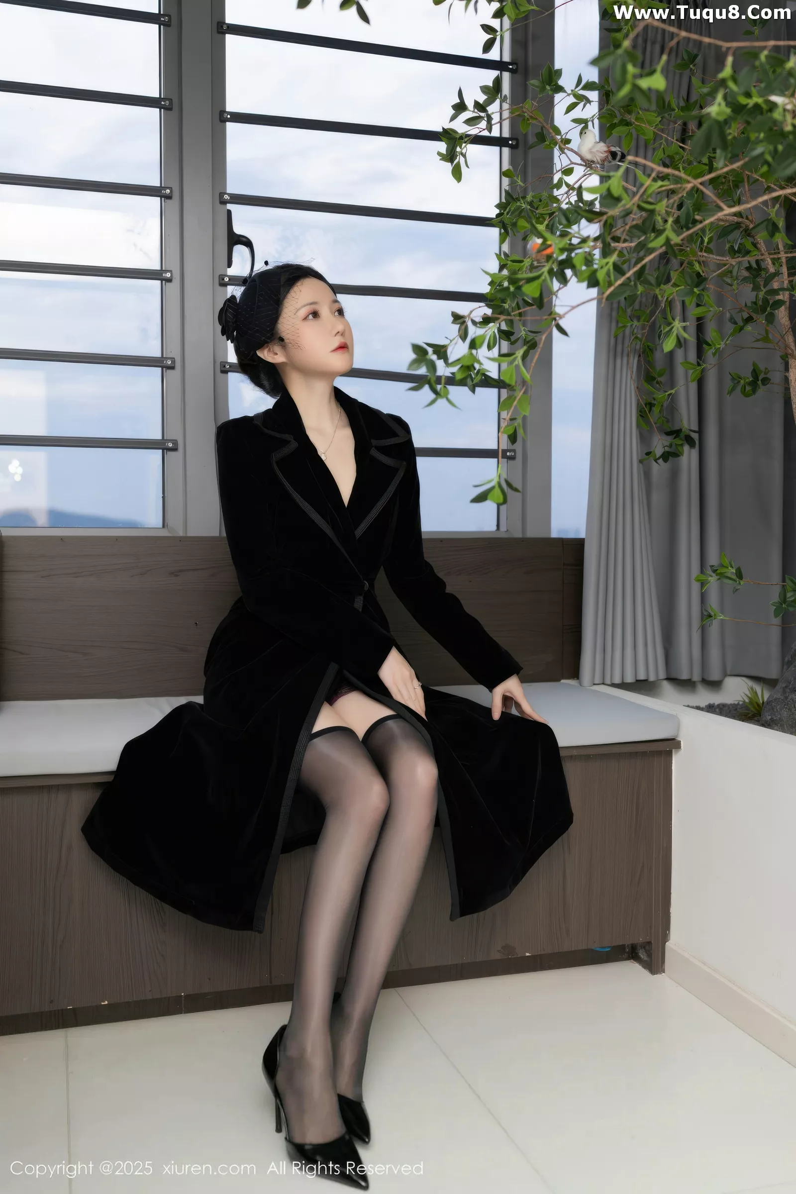 Issue 10564 of Fish Roe Photos [80 images]