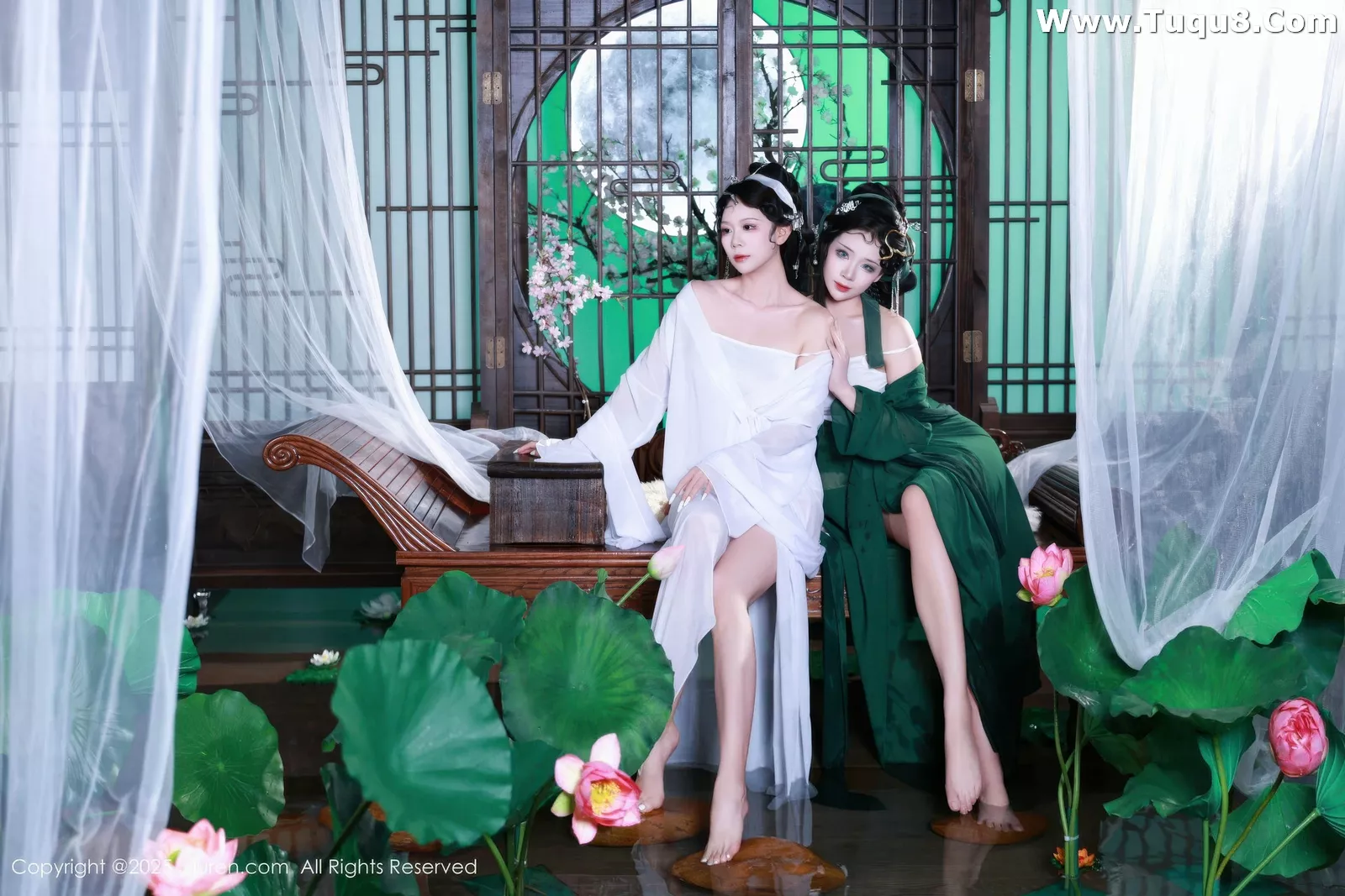 Issue 10561 of South Joe's Photography [88 Pages]