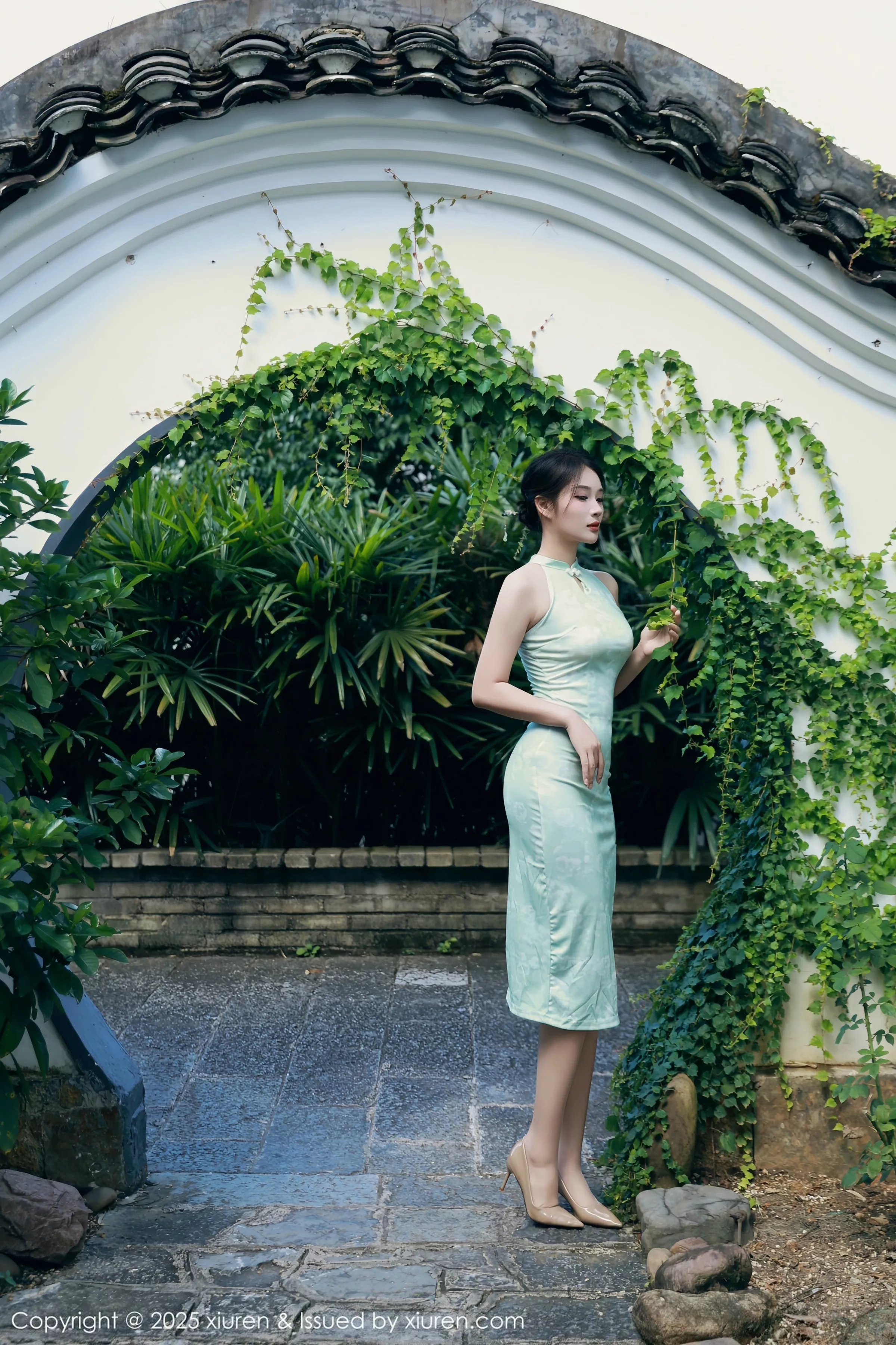 Issue 10538 of South Joe's Photography [84 Photos]