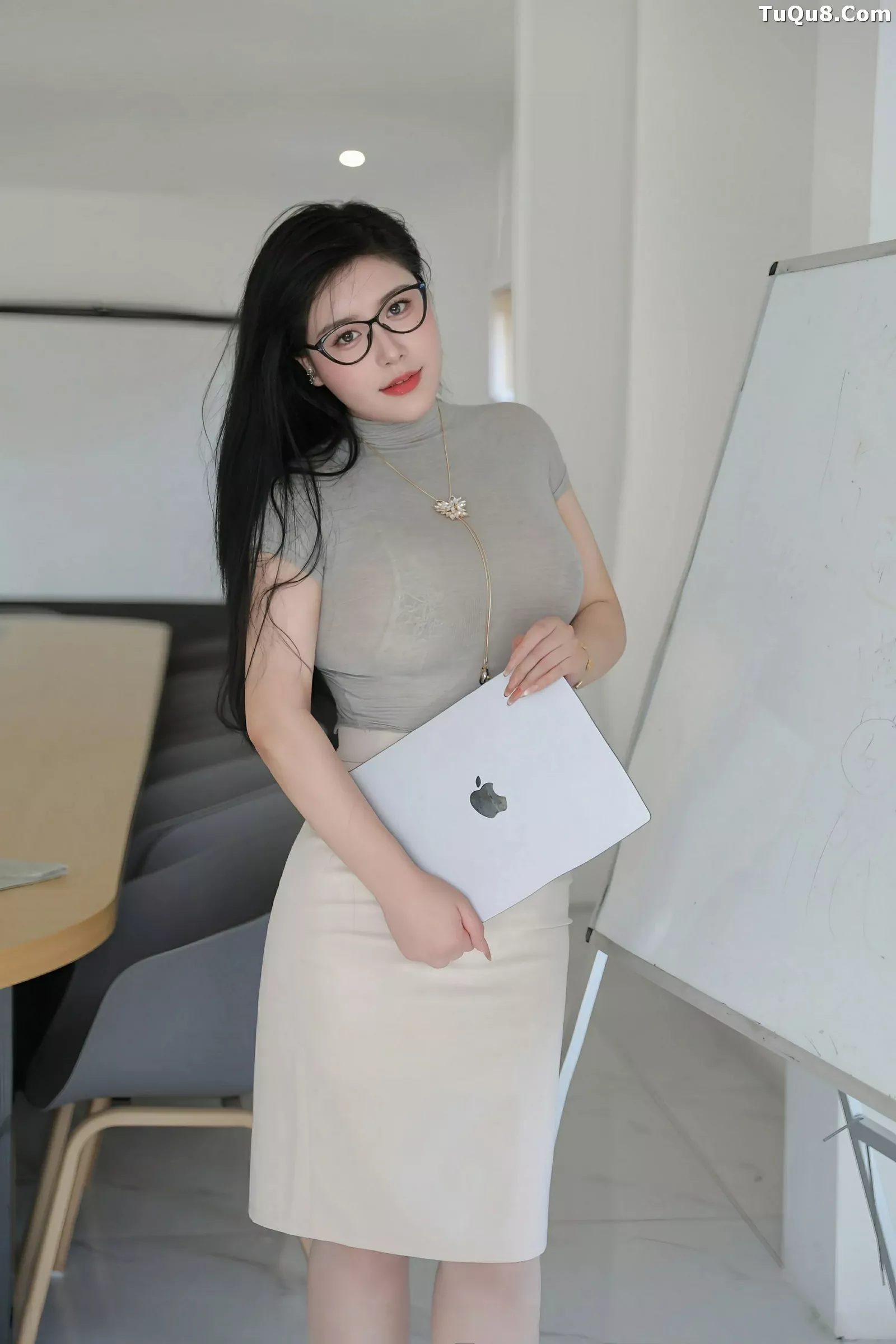 Issue 10488 of Wang Wan You's Photo Shoot [80 Pages]