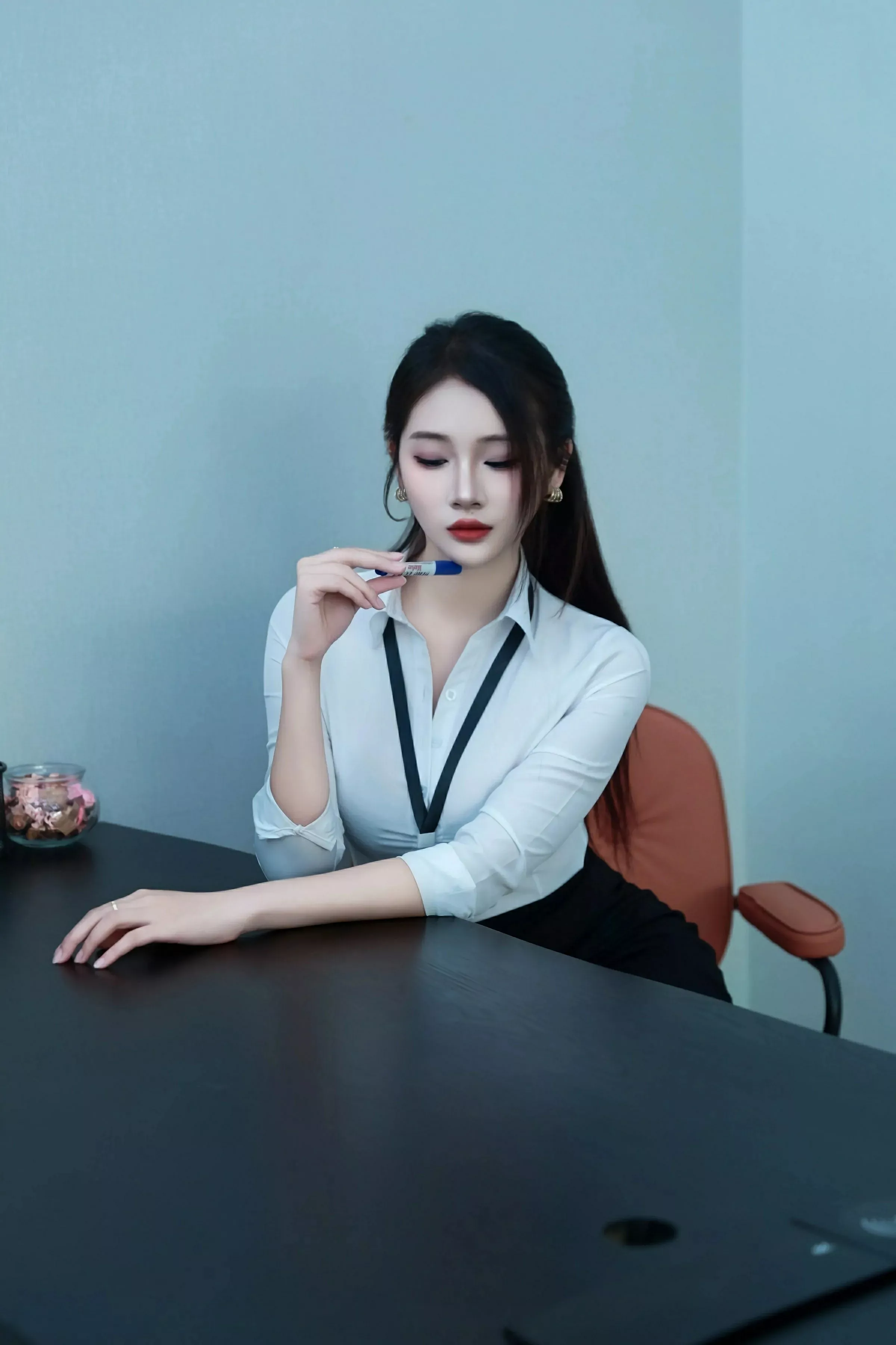 Issue 10406 of South China Morning Post's Photo of the Day [103P]