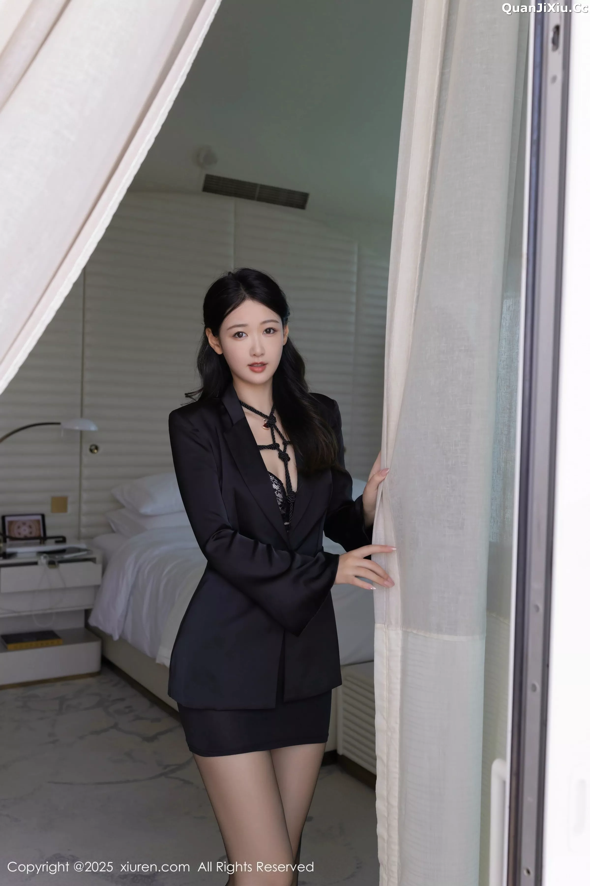 Issue 10267 of Tang Anqi's Photo Shoot [80 Pages]