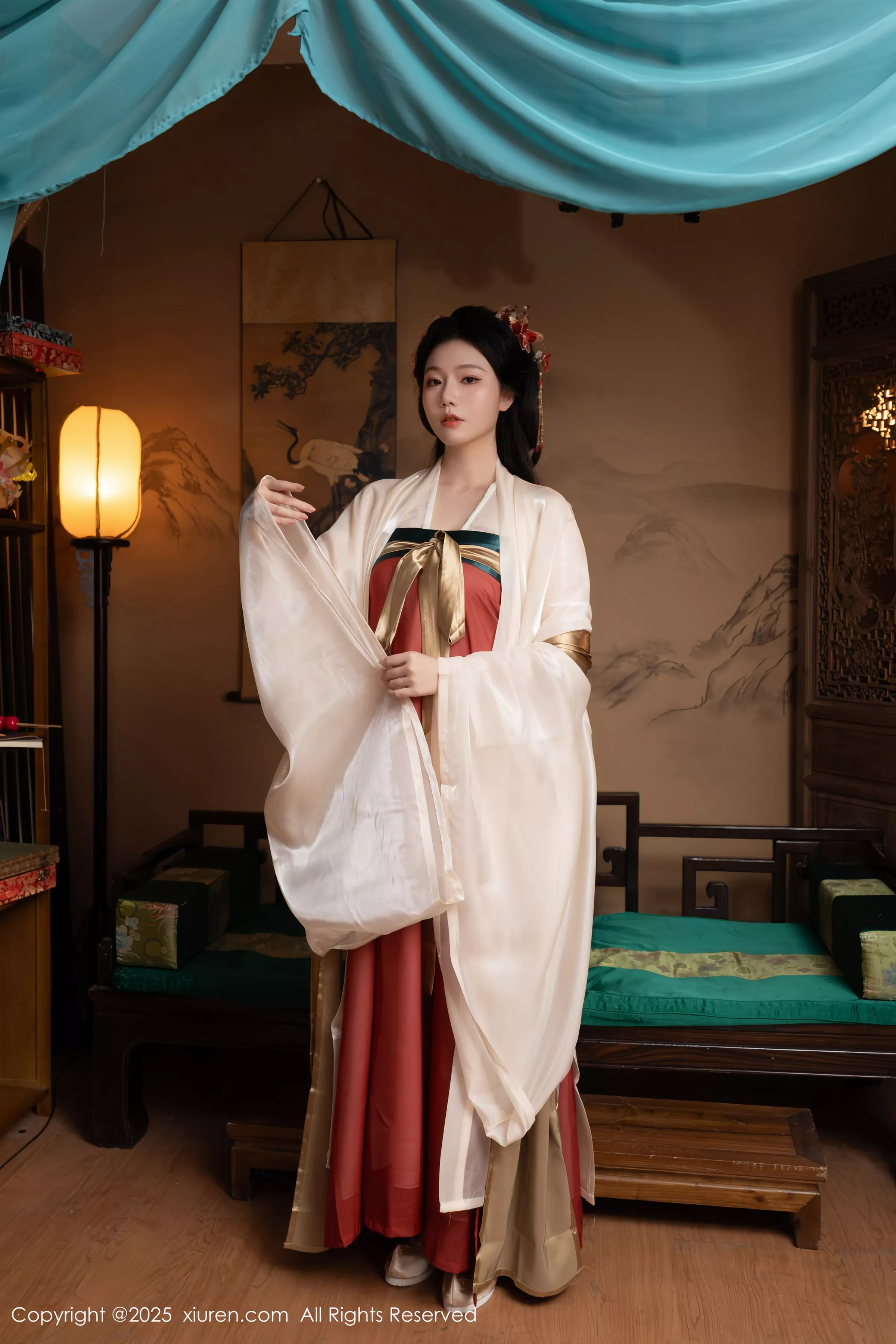 Issue 10223 of the Model Collection Photos [80 Pages]