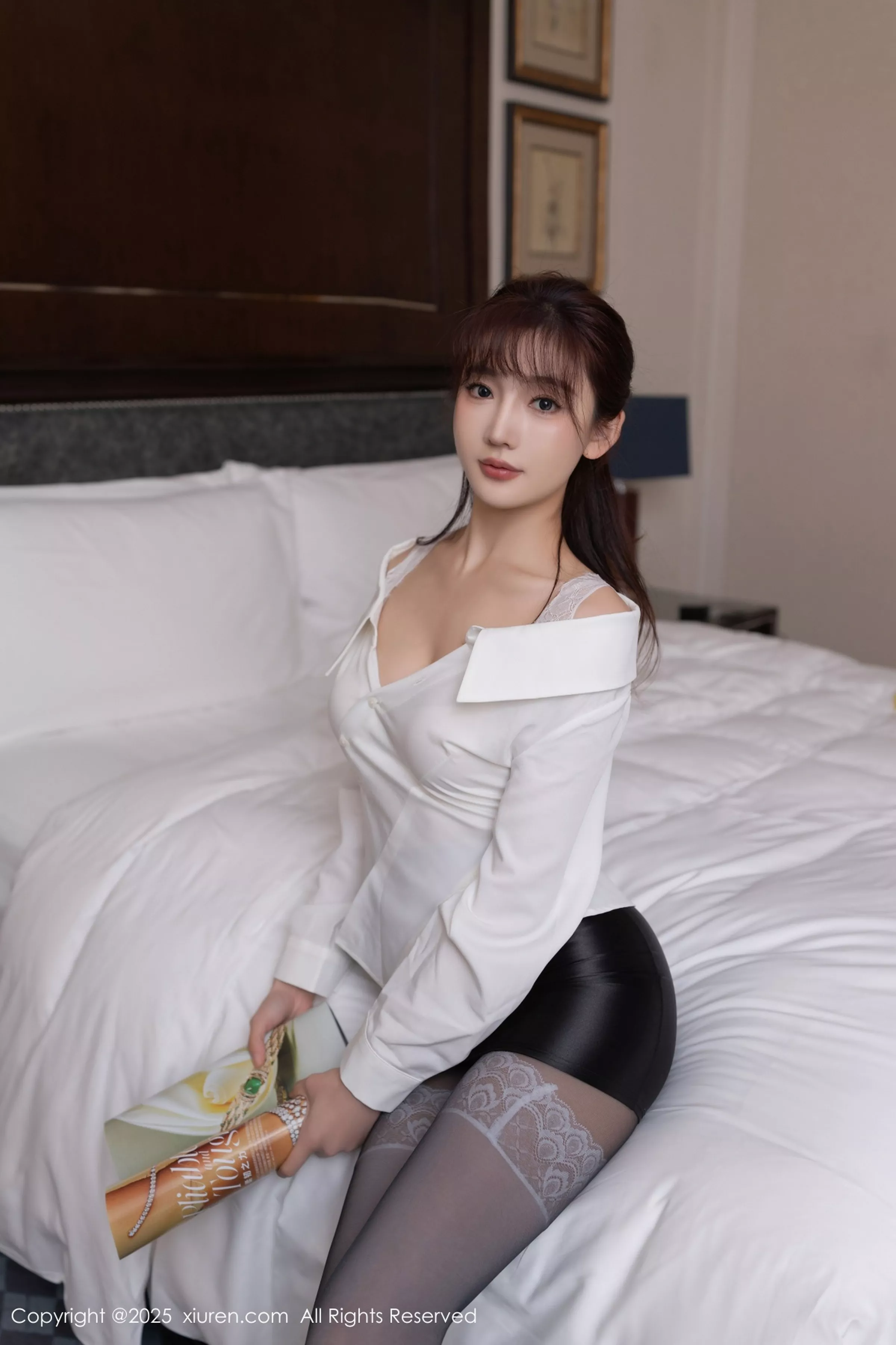 Issue 10166 of Land Xuanxuan's Photo Shoot [80 Pages]