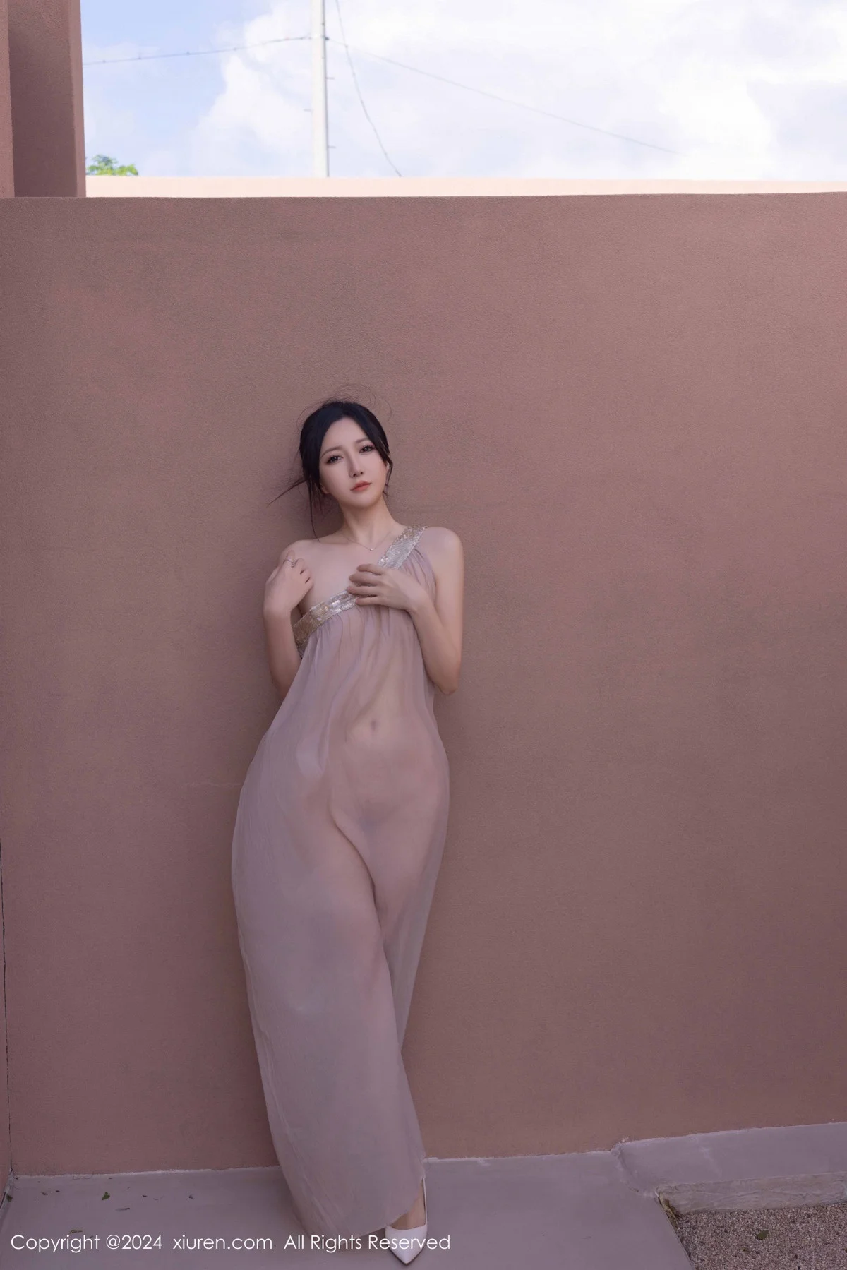 Issue 9492 of Fish Roe Photos [80 images]