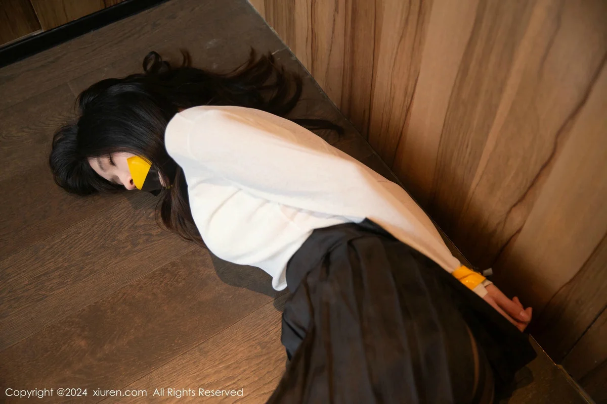 Issue 9481 of Liu Tingting's Photo Shoot [80 Pages]