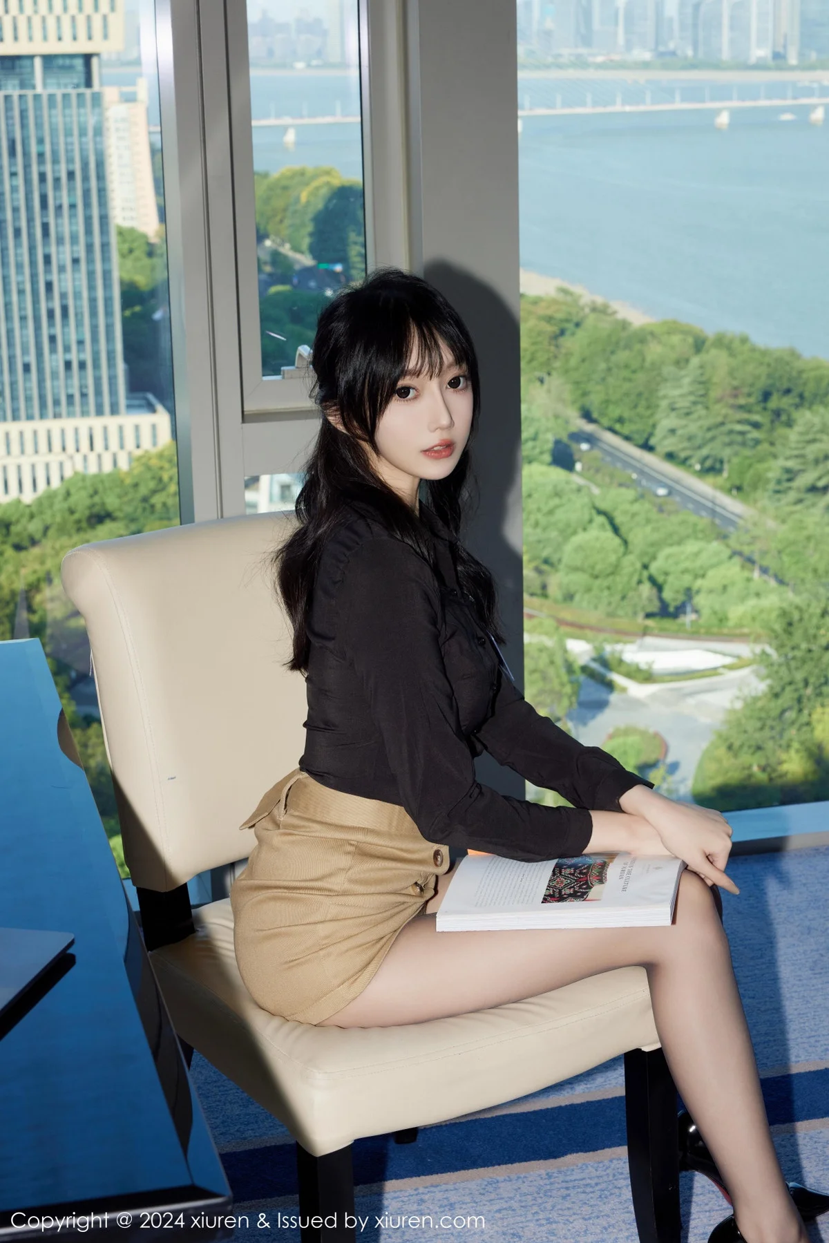 Issue 9309 of Yuer Yuer's Photo Shoot [72 Pages]