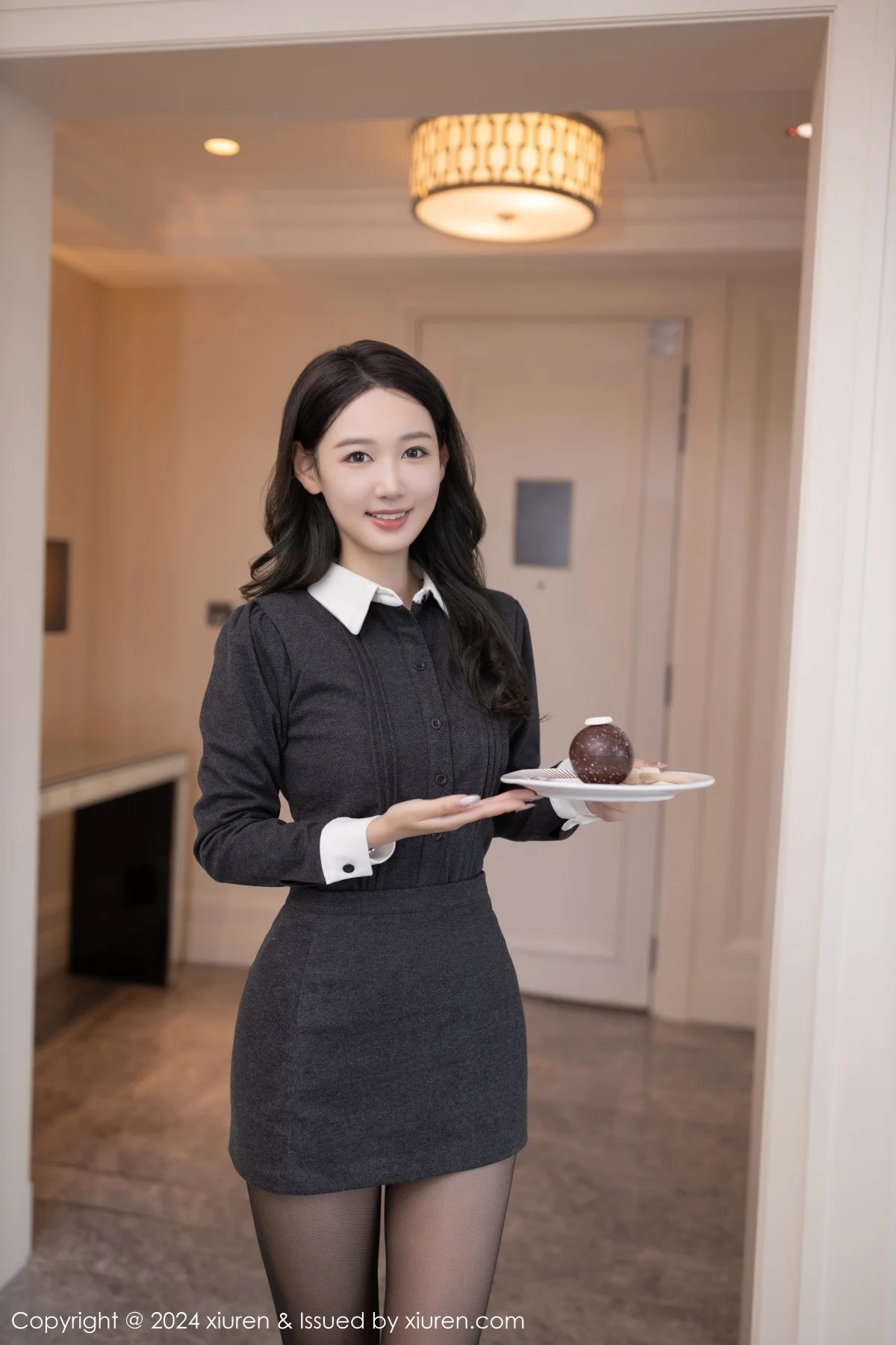 Issue 9250 of Tang Anqi's Photo Shoot [80 Pages]